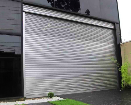 Conheça nossos servicos: Portas de Aço
